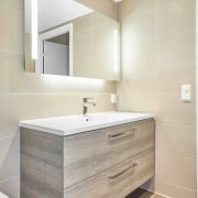 banyo dolabı