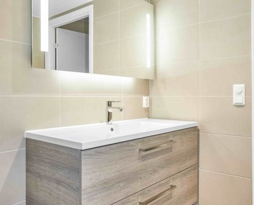 banyo dolabı